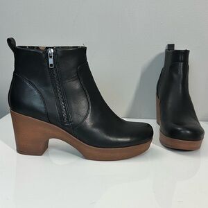 boc Black Leather Ankle Booties with Brown Wood-Look Heel
